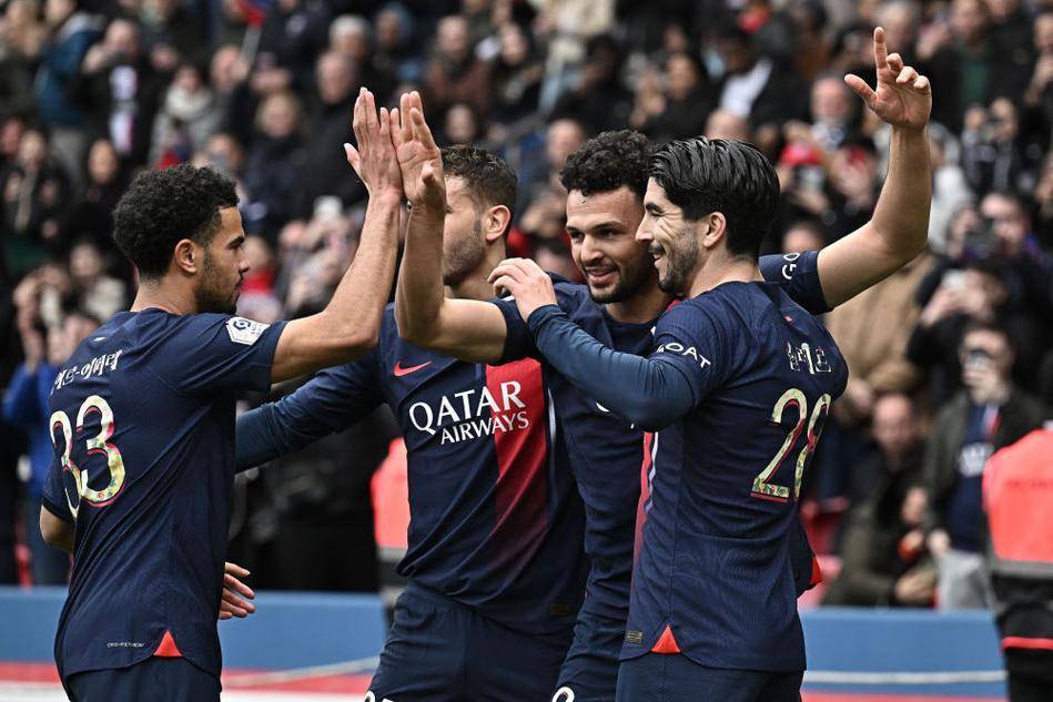 铜梁龙&广州豹角逐最后一个冲超名额，你认为谁将获得入场劵？（冲超末班车之战：铜梁龙与广州豹谁能抢到最后一张门票？）