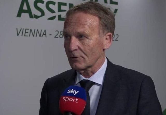 精彩，皇马女足前锋琳达-凯塞多打入一记马拉多纳式进球（惊艳！皇马女足前锋琳达-凯塞多上演马拉多纳式破门）