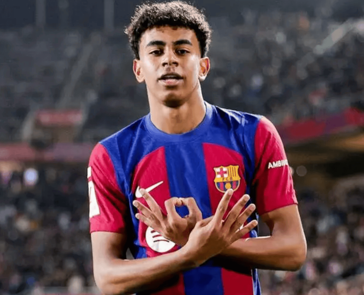 世体：维尼修斯的续约仍停滞，他索要的3000万欧年薪太高了（世体：维尼修斯续约谈判受阻，3000万欧年薪要价被视为过高）